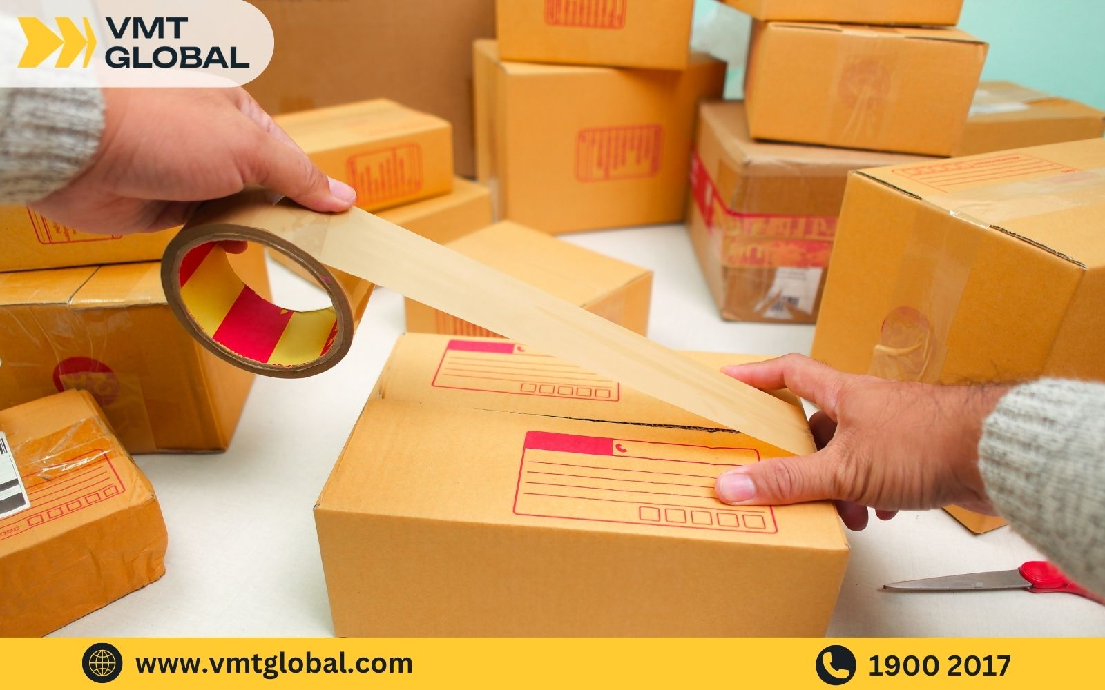 Niêm phong và điền đầy đủ thông tin lô hàng trước khi gửi đi Trung Quốc